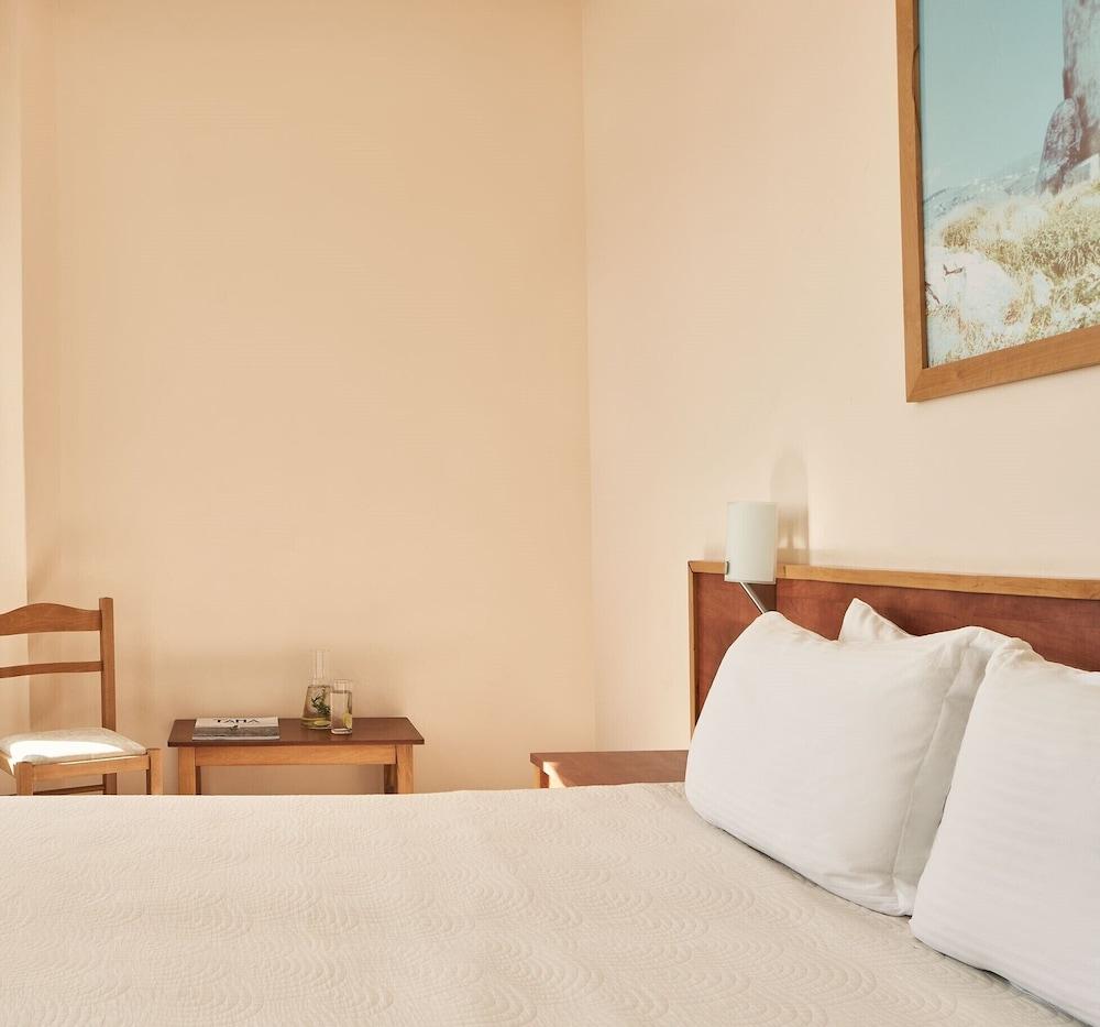 Favie Suzanne Hotel Tínos Buitenkant foto